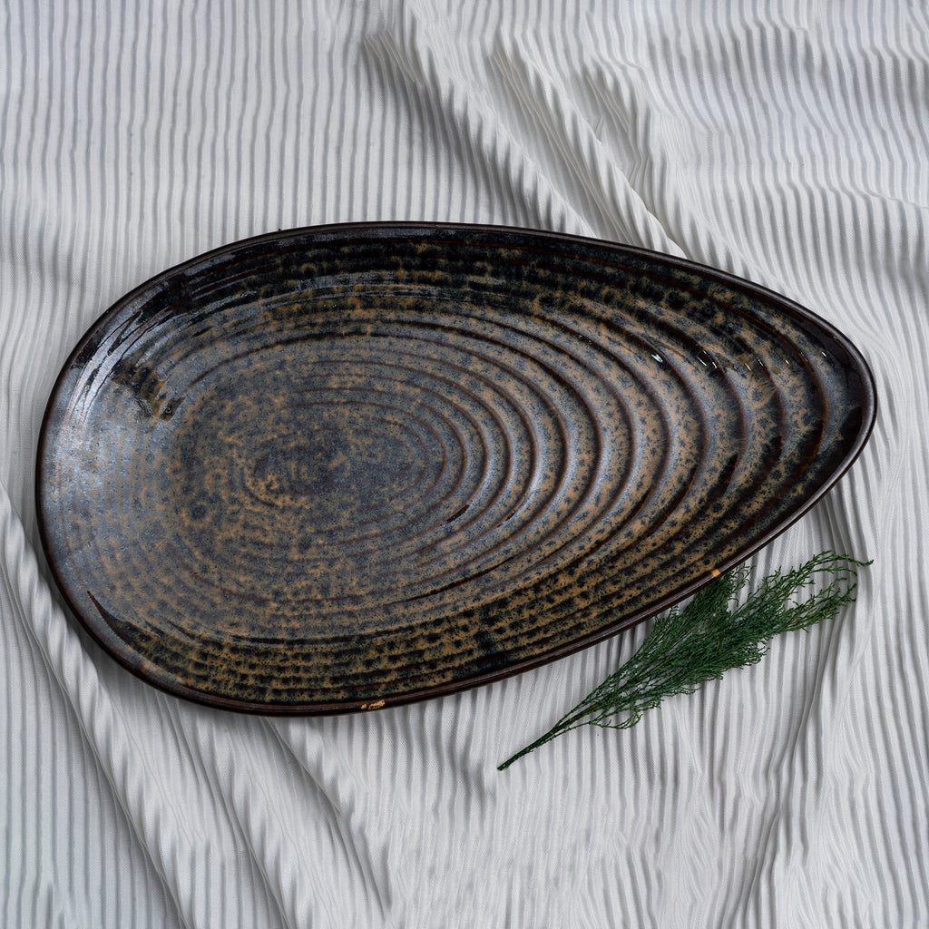 Decokrafts Monochrome Oyster Oval Platter