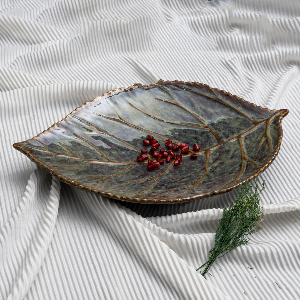 Decokrafts Aurum Leaf Ceramic Platter